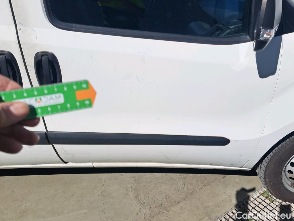  Fiat  Doblo FIAT Doblò Cargo/2015/3P/furgón derivado de turismo Cargo Base 1.3 Multijet 70kW (95CV) #42