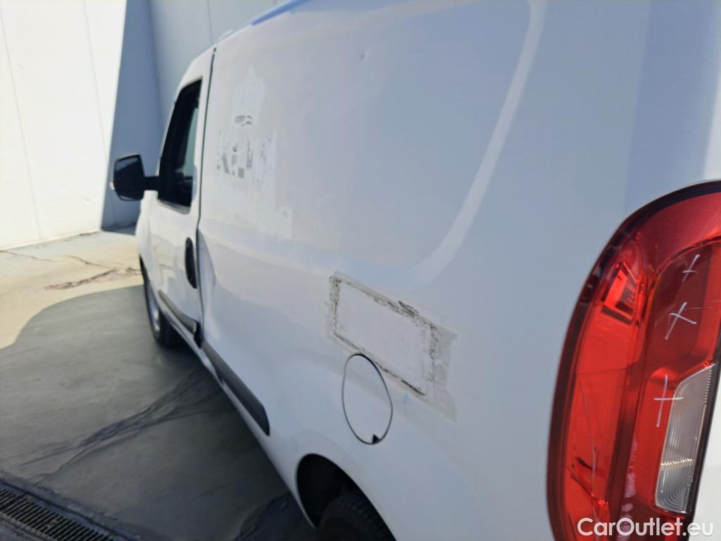  Fiat  Doblo FIAT Doblò Cargo/2015/3P/furgón derivado de turismo Cargo Base 1.3 Multijet 70kW (95CV) #27