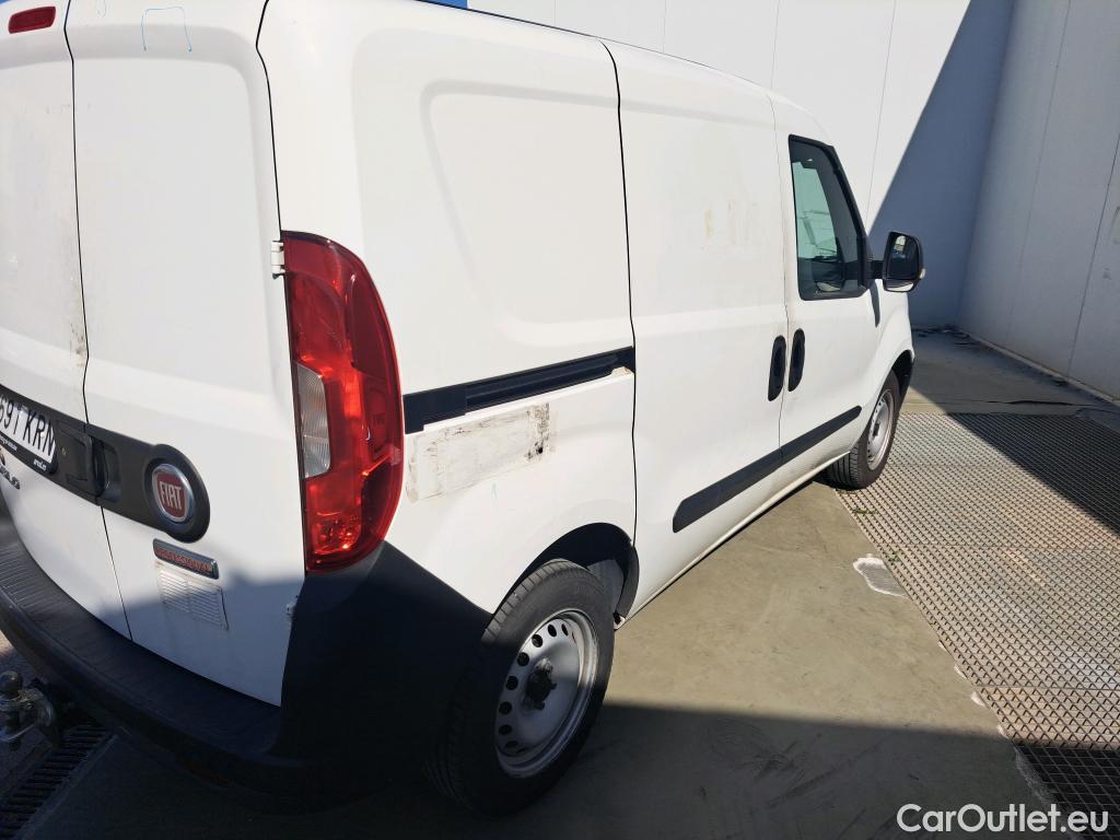  Fiat  Doblo FIAT Doblò Cargo/2015/3P/furgón derivado de turismo Cargo Base 1.3 Multijet 70kW (95CV) #25