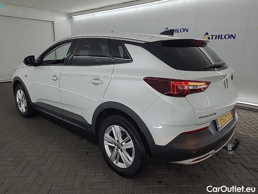 Opel   Grandland X 1.2 Turbo S&S 96kW Bus. Executive 5D #4