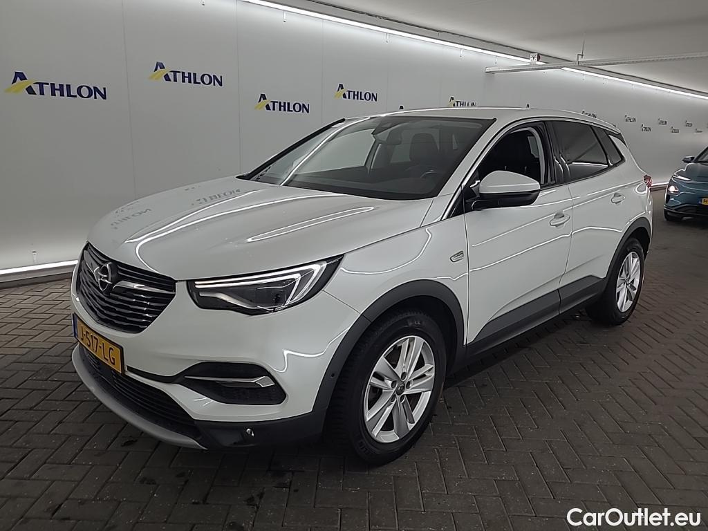 Opel   Grandland X 1.2 Turbo S&S 96kW Bus. Executive 5D #1