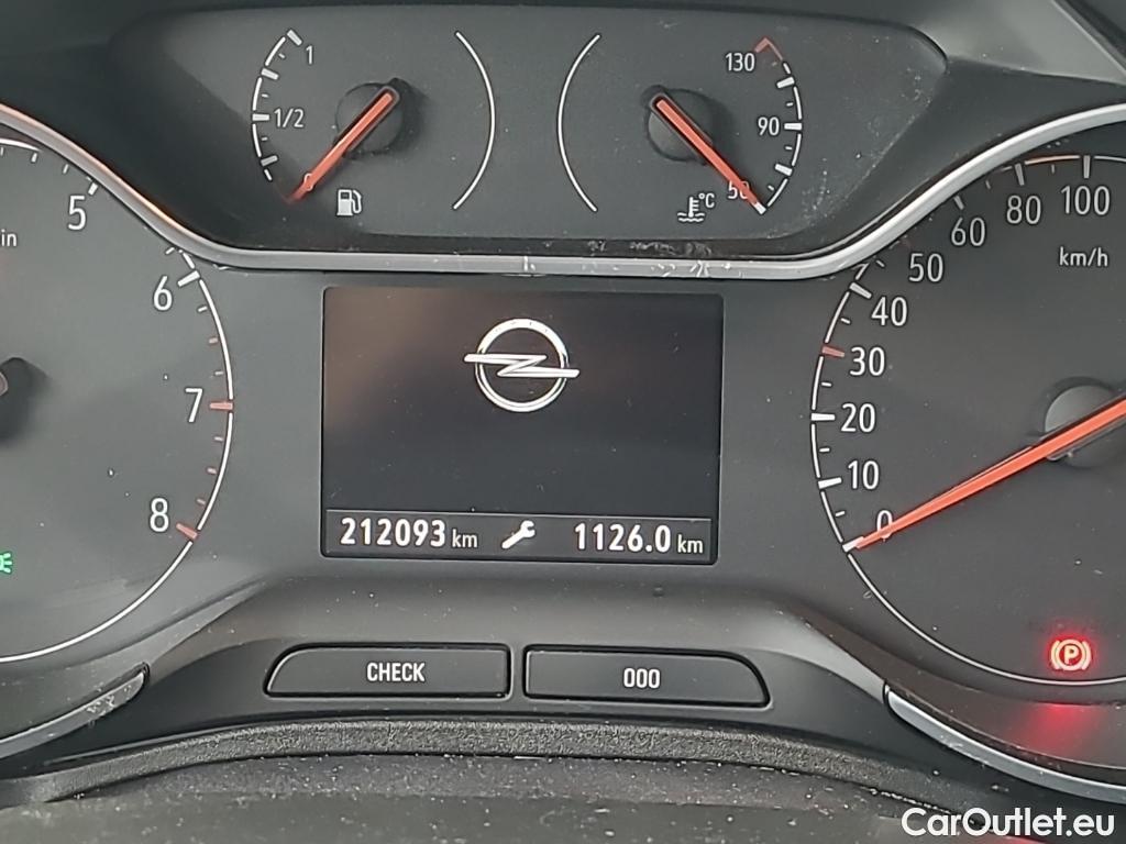 Opel   Grandland X 1.2 Turbo S&S 96kW Bus. Executive 5D #9