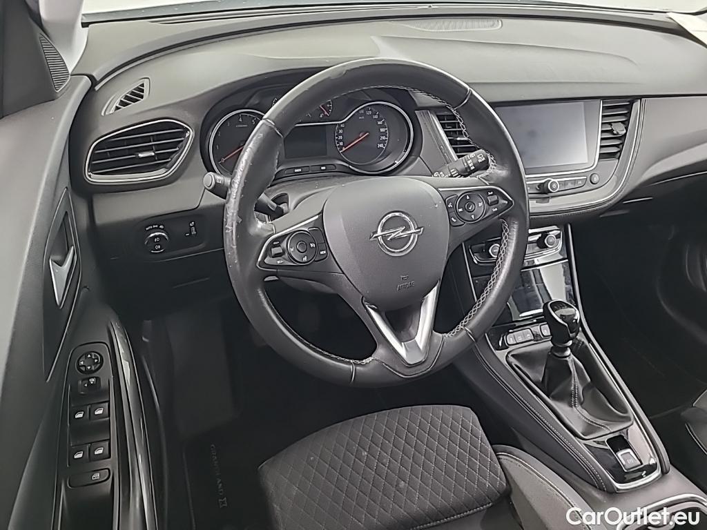 Opel   Grandland X 1.2 Turbo S&S 96kW Bus. Executive 5D #8