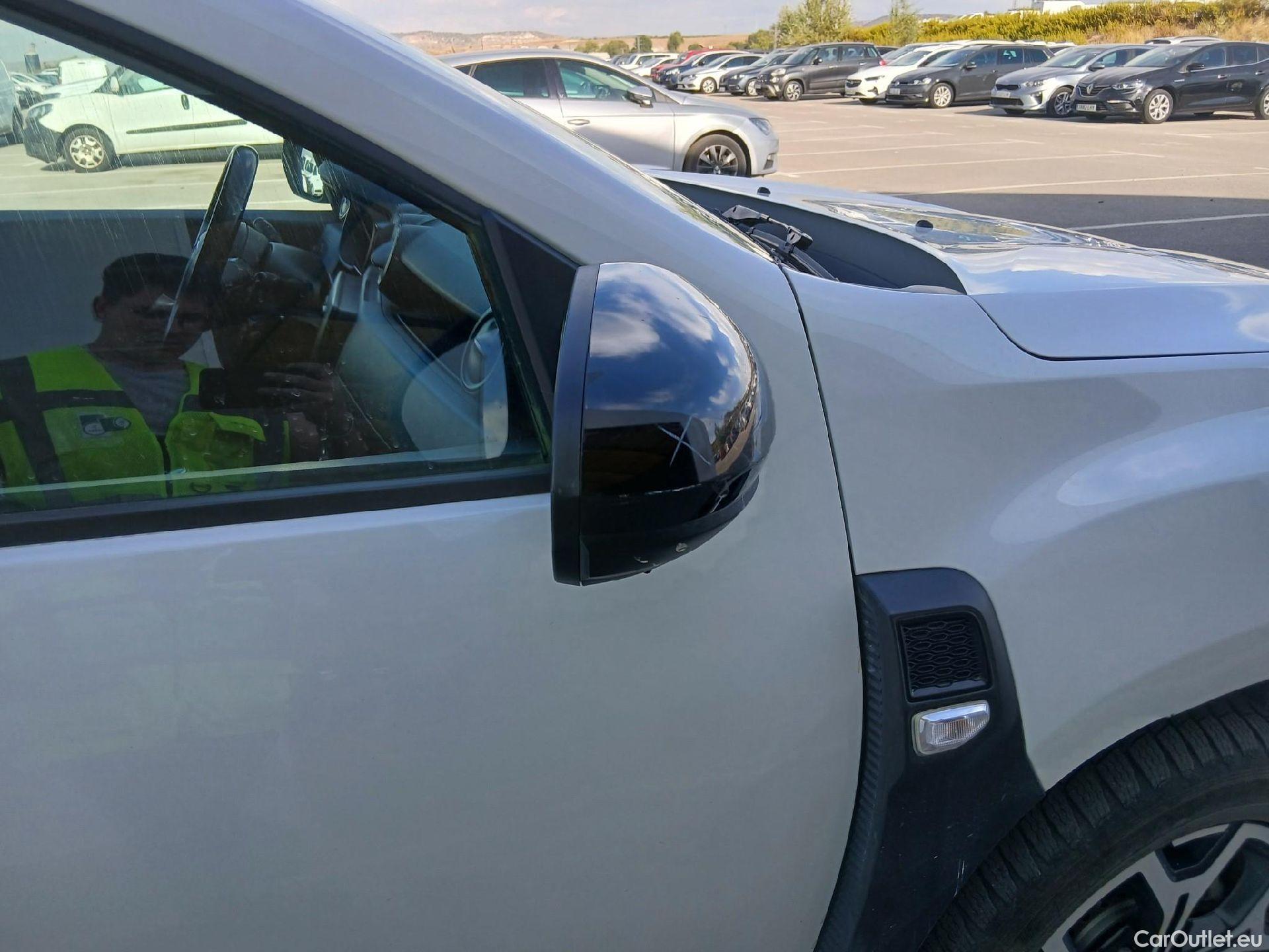  Dacia  Duster DACIA  / 2018 / 5P / todoterreno SL Aniverario Bl. dCi 85kW(115CV) 4X2(SP)(SL) #38