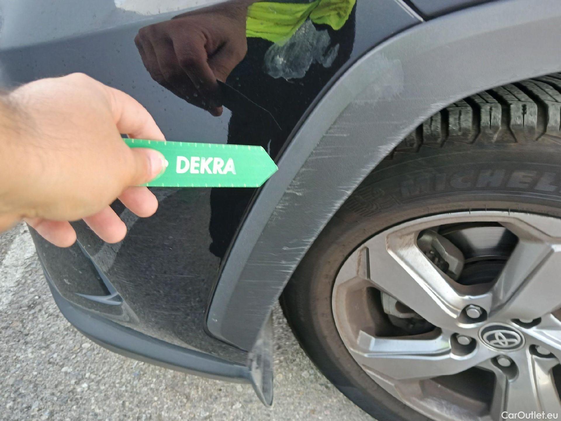  Toyota  RAV4 TOYOTA  / 2018 / 5P / todoterreno 2.5l 220H Advance #15
