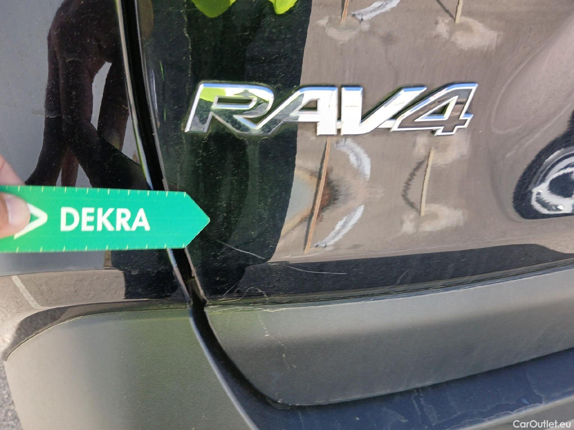  Toyota  RAV4 TOYOTA  / 2018 / 5P / todoterreno 2.5l 220H Advance #33
