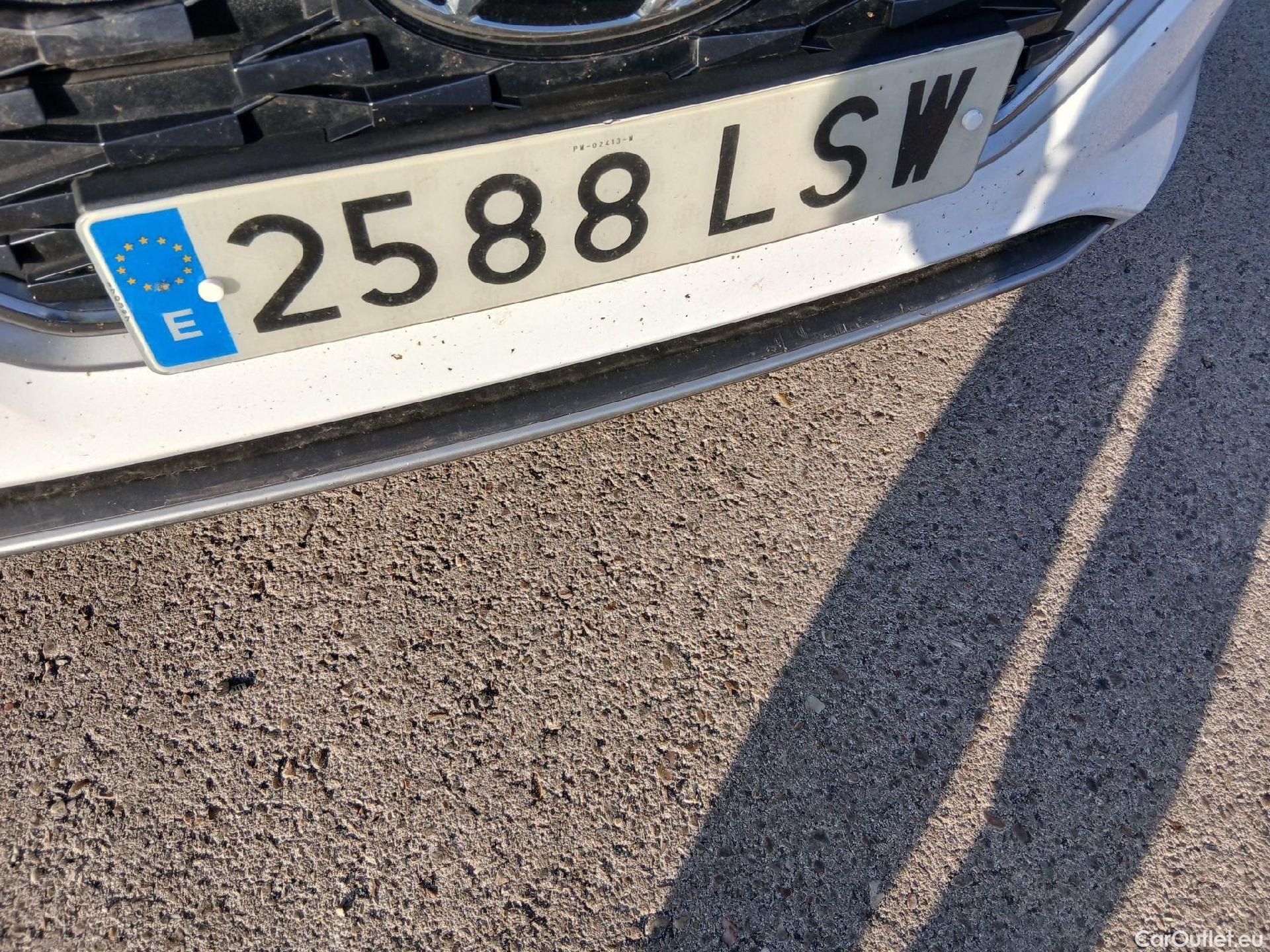  Hyundai   Ioniq HYUNDAI / 2019 / 5P / berlina con portón 1.6 GDI HEV Tecno DCT #34