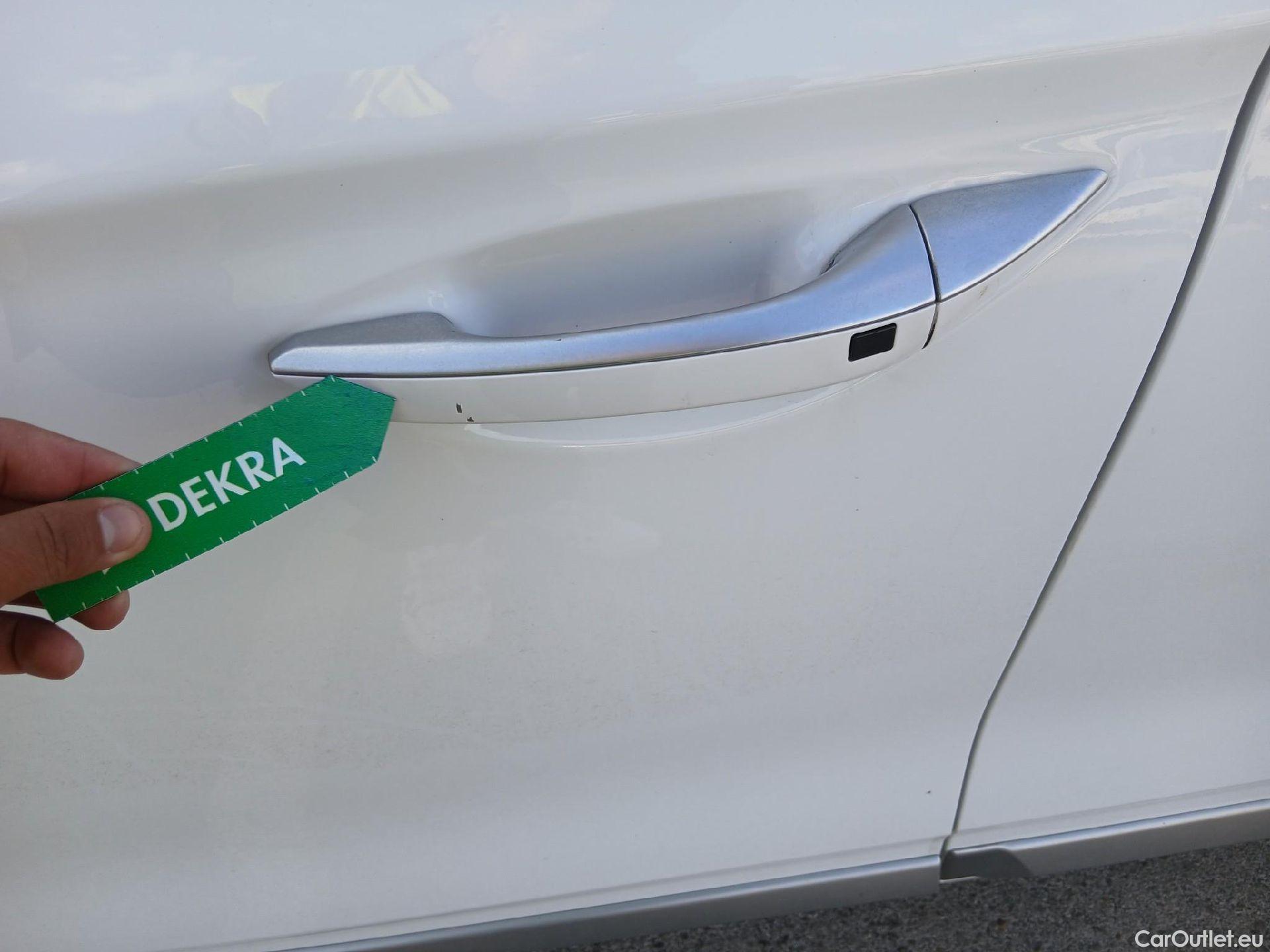  Hyundai   Ioniq HYUNDAI / 2019 / 5P / berlina con portón 1.6 GDI HEV Tecno DCT #11