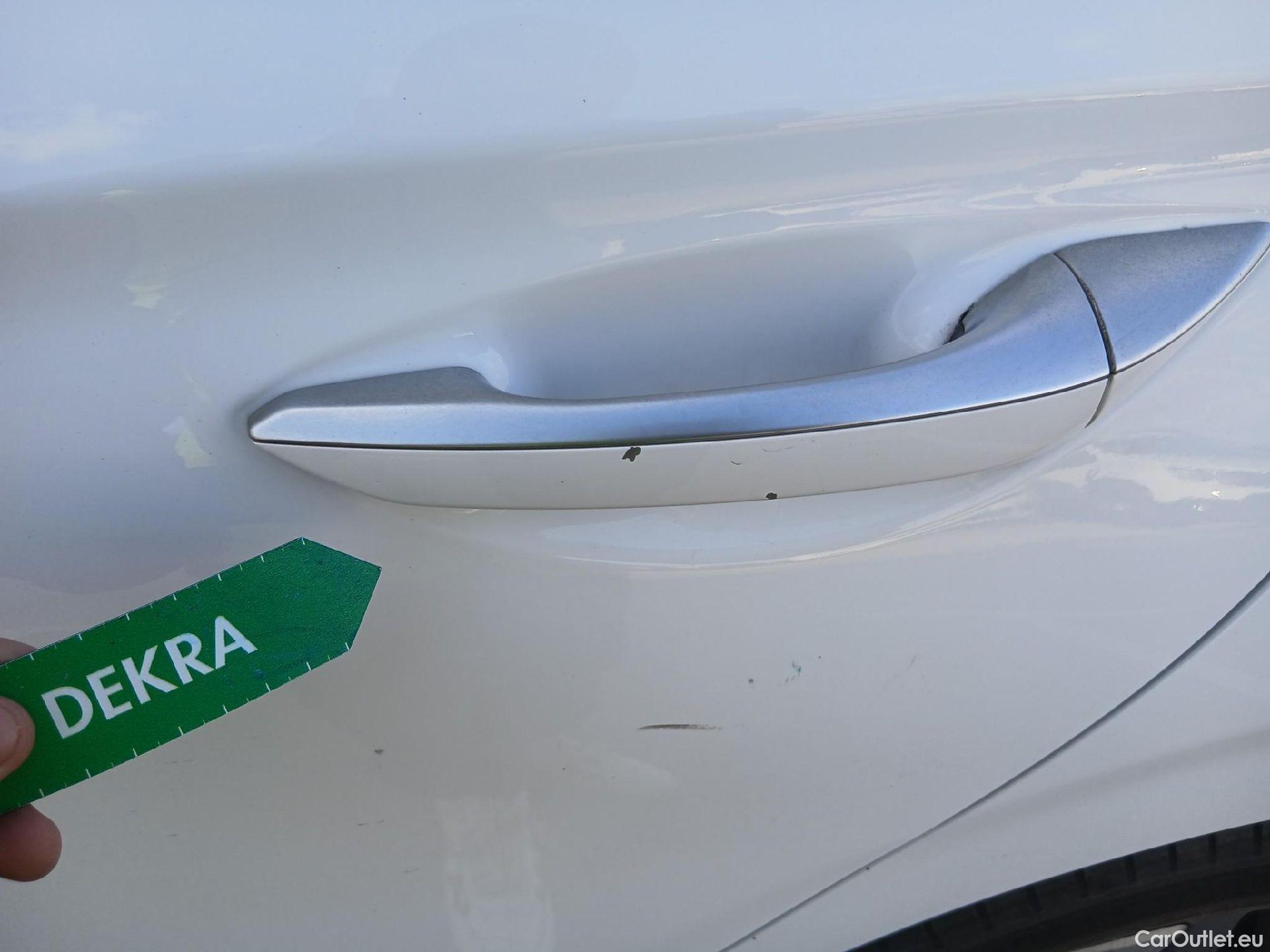  Hyundai   Ioniq HYUNDAI / 2019 / 5P / berlina con portón 1.6 GDI HEV Tecno DCT #16