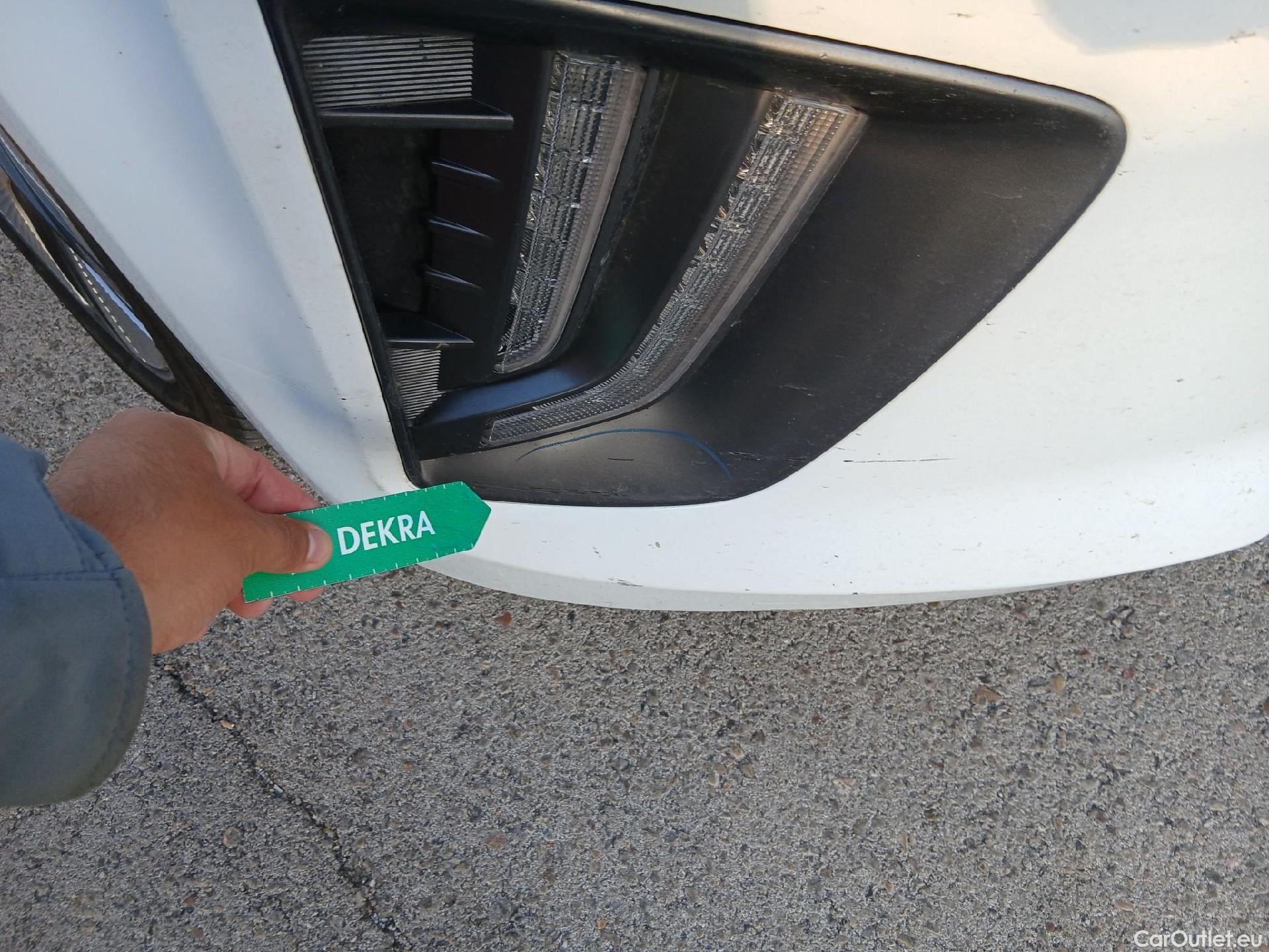  Hyundai   Ioniq HYUNDAI / 2019 / 5P / berlina con portón 1.6 GDI HEV Tecno DCT #8