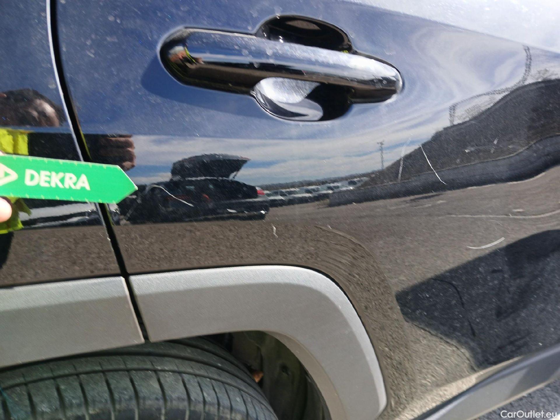  Toyota  RAV4 TOYOTA  / 2018 / 5P / todoterreno 2.5l 220H Advance #36