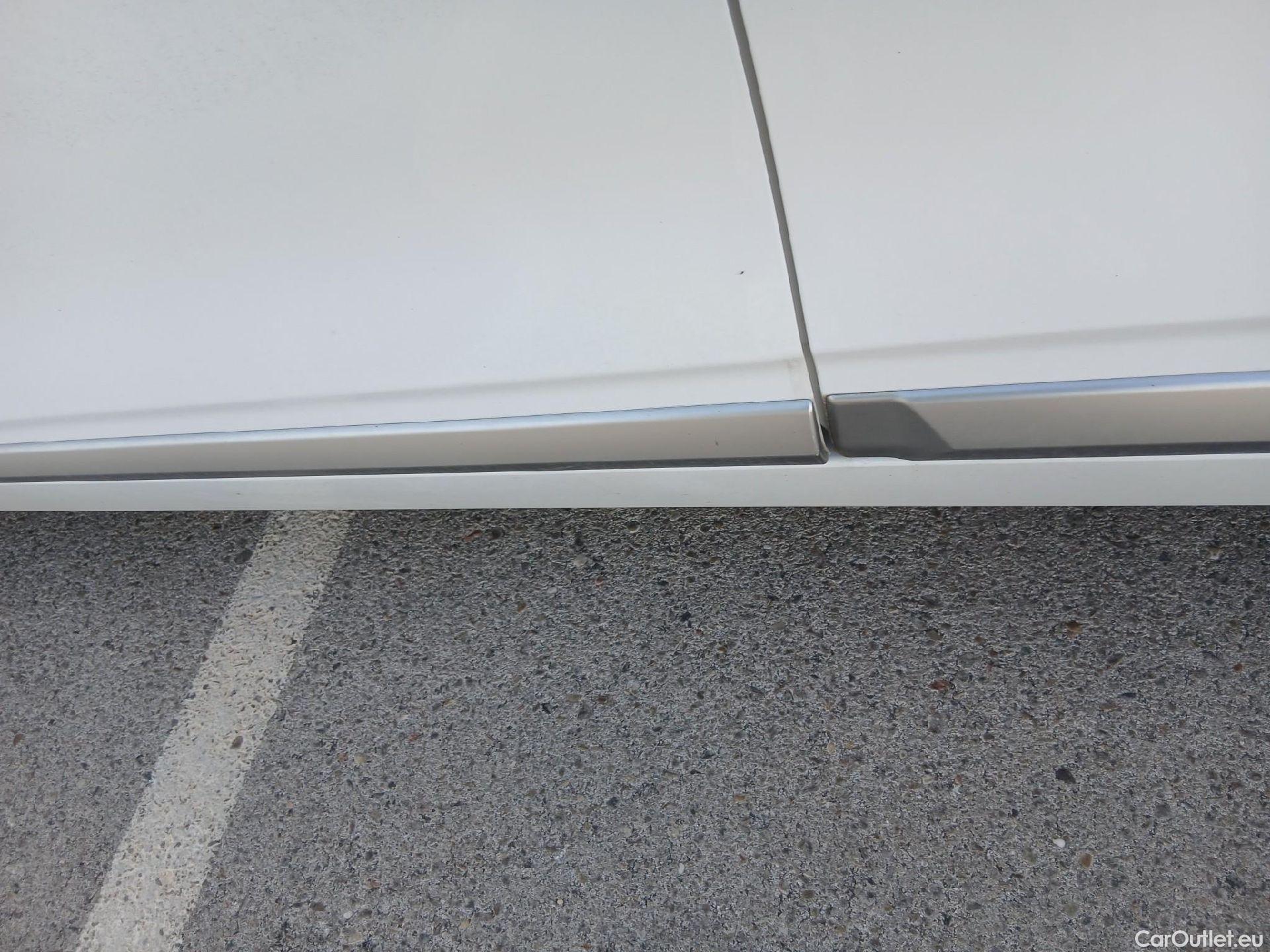  Hyundai   Ioniq HYUNDAI / 2019 / 5P / berlina con portón 1.6 GDI HEV Tecno DCT #13