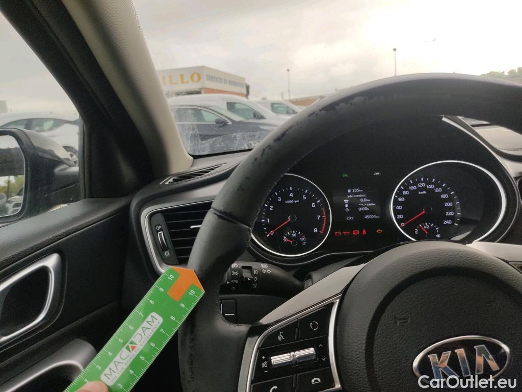  KIA  XCeed KIA  / 2019 / 5P / todoterreno 1.0 T-GDi Drive 88kW (120CV) #10