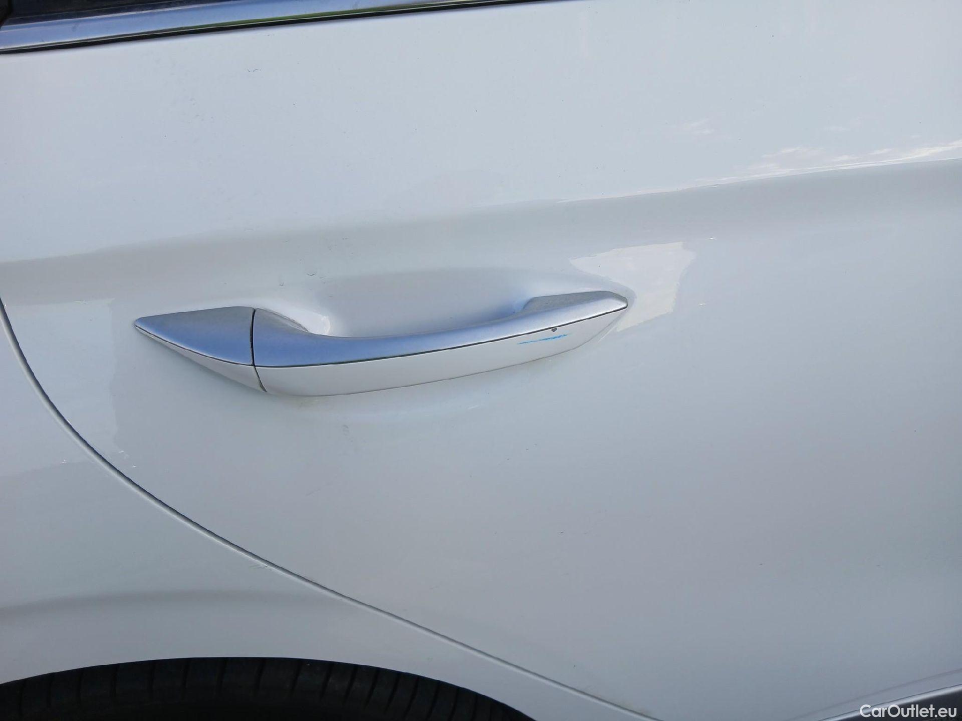  Hyundai   Ioniq HYUNDAI / 2019 / 5P / berlina con portón 1.6 GDI HEV Tecno DCT #27