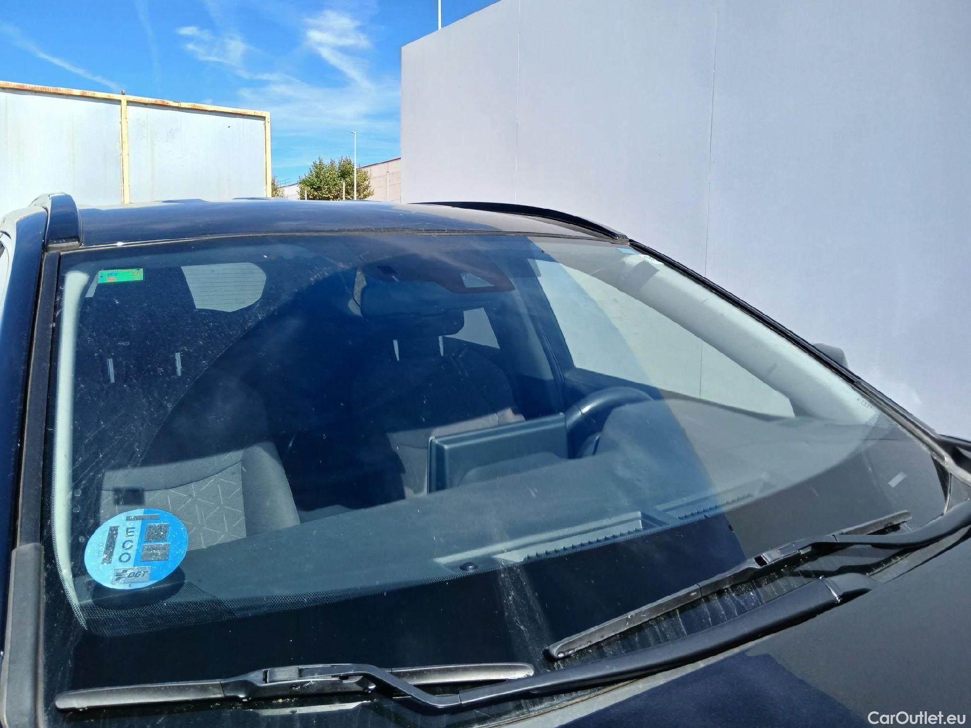  Toyota  RAV4 TOYOTA  / 2018 / 5P / todoterreno 2.5l 220H Advance #8