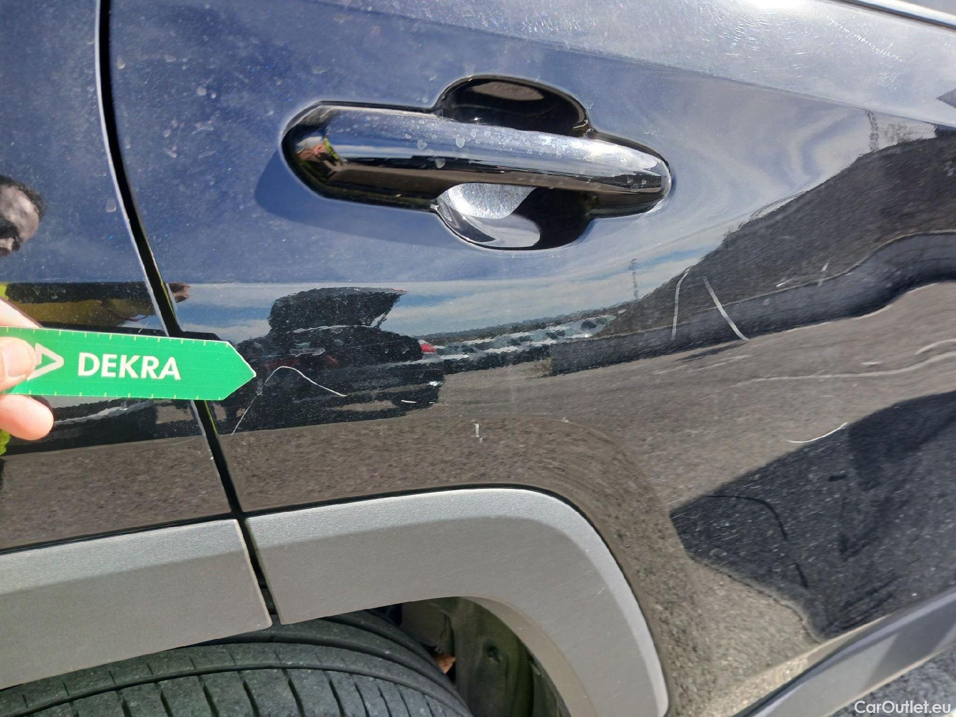  Toyota  RAV4 TOYOTA  / 2018 / 5P / todoterreno 2.5l 220H Advance #37