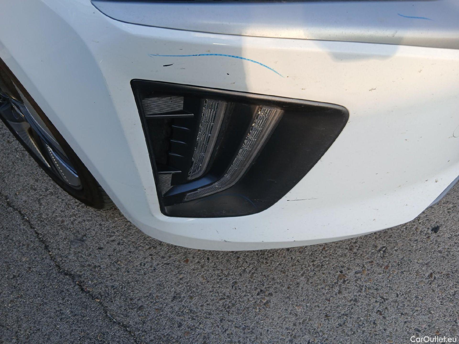  Hyundai   Ioniq HYUNDAI / 2019 / 5P / berlina con portón 1.6 GDI HEV Tecno DCT #7