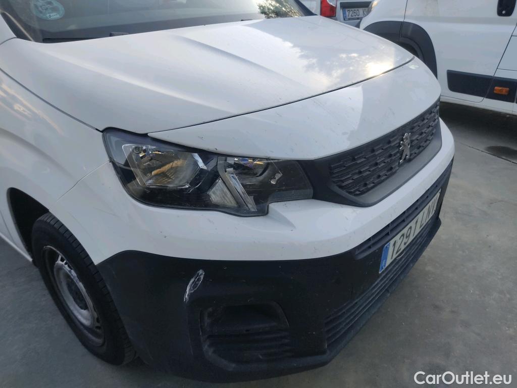  Peugeot  Partner PEUGEOT  / 2018 / 4P / furgón derivado de turismo Premium Standard 600kg BlueHDi 73kW #38