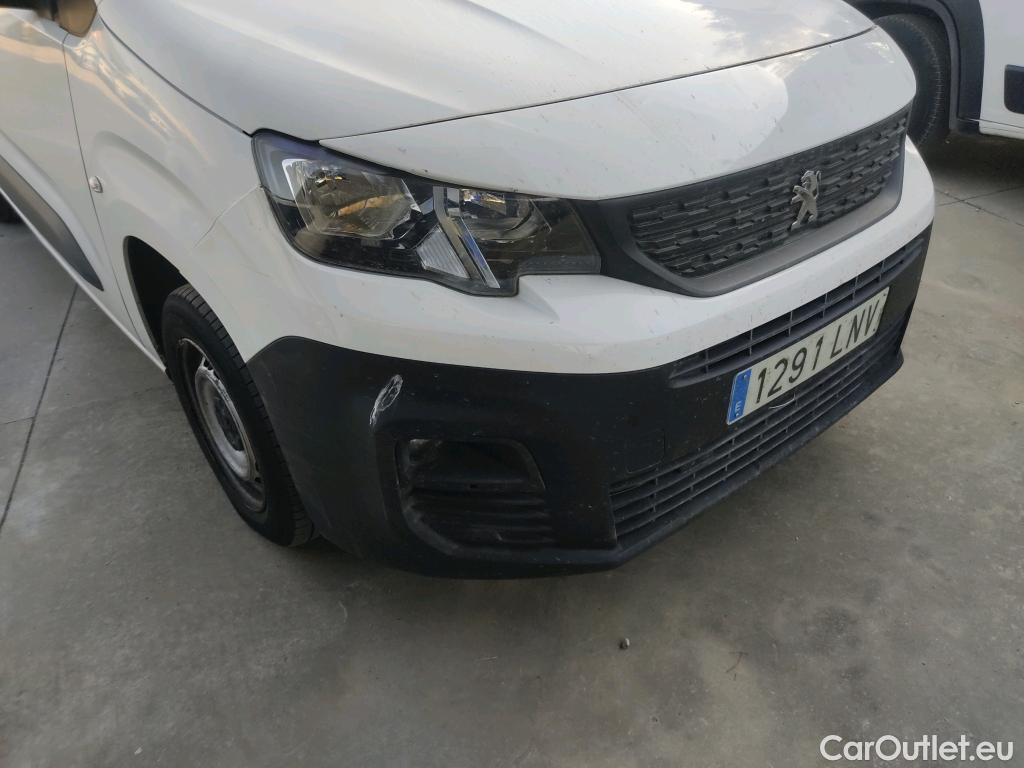  Peugeot  Partner PEUGEOT  / 2018 / 4P / furgón derivado de turismo Premium Standard 600kg BlueHDi 73kW #18