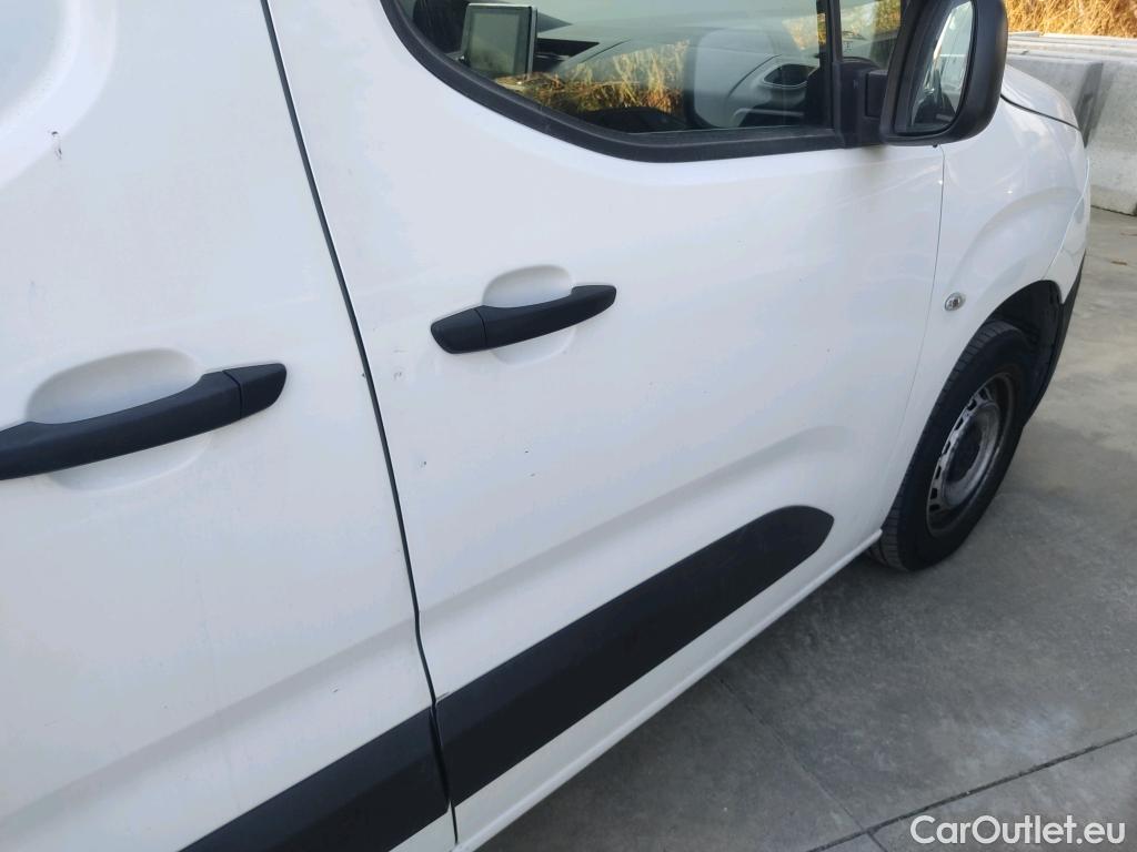  Peugeot  Partner PEUGEOT  / 2018 / 4P / furgón derivado de turismo Premium Standard 600kg BlueHDi 73kW #36