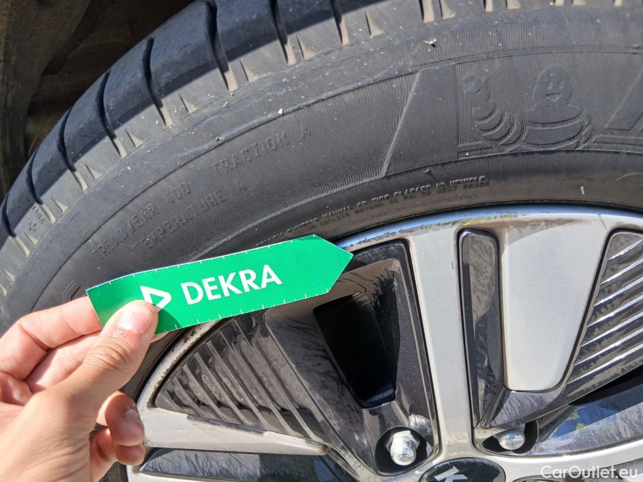 KIA  Niro  Drive 1.6 AT6 E6d #35