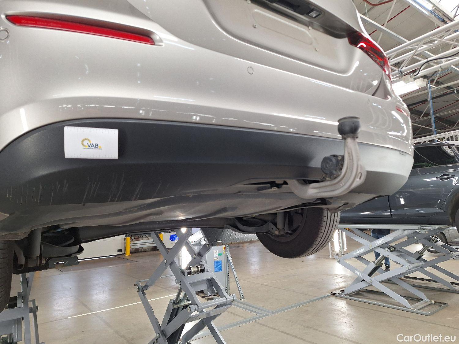  Mercedes  A-Klasse Mercedes, A-Class Berline '18, Mercedes-Benz  Limousine A 180 d DCT Busin #1