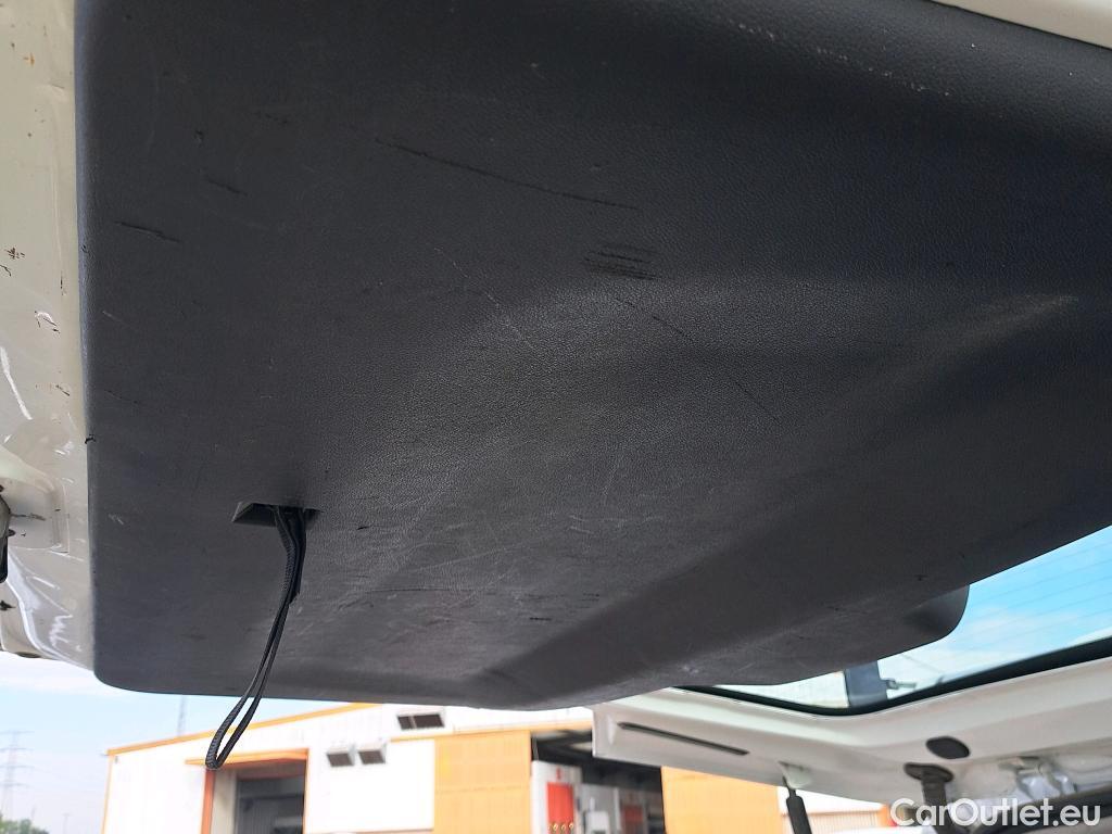  Citroen  Berlingo CITROEN  / 2018 / 5P / monovolumen compacto Talla M PureTech 110 S&S FEEL #21