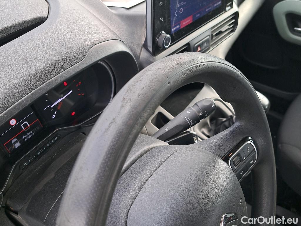  Citroen  Berlingo CITROEN  / 2018 / 5P / monovolumen compacto Talla M PureTech 110 S&S FEEL #32