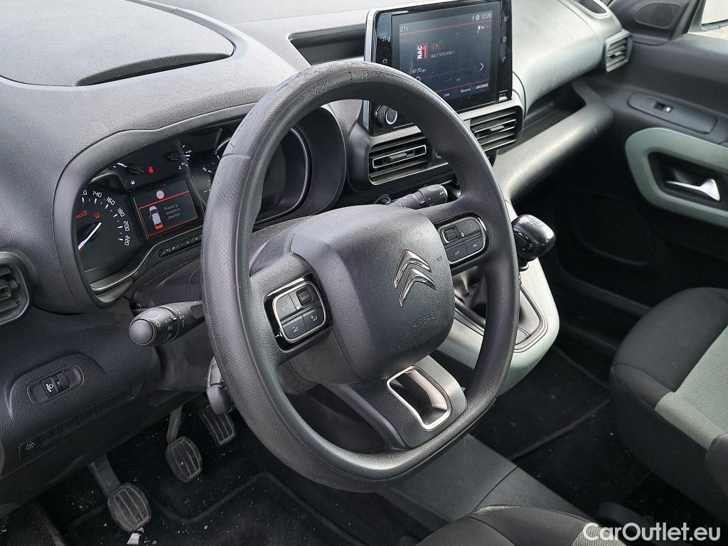  Citroen  Berlingo CITROEN  / 2018 / 5P / monovolumen compacto Talla M PureTech 110 S&S FEEL #31