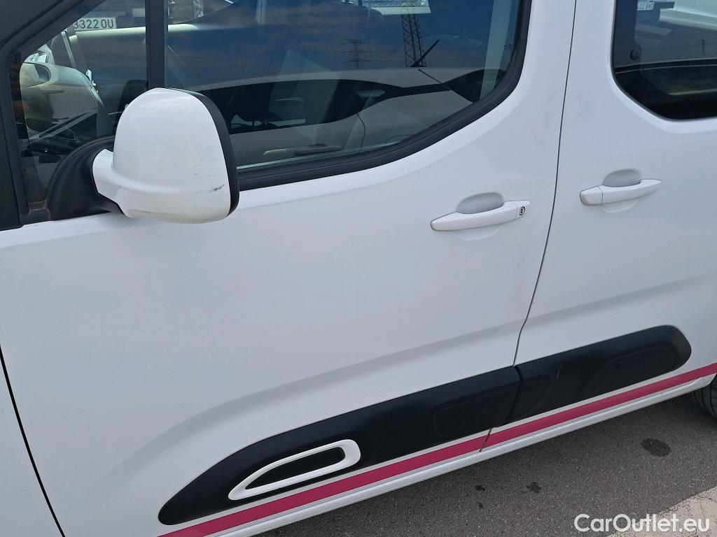  Citroen  Berlingo CITROEN  / 2018 / 5P / monovolumen compacto Talla M PureTech 110 S&S FEEL #29