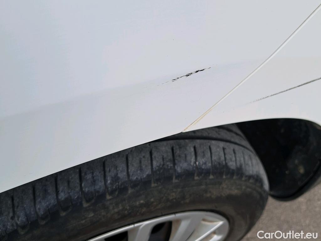  Citroen  Berlingo CITROEN  / 2018 / 5P / monovolumen compacto Talla M PureTech 110 S&S FEEL #40