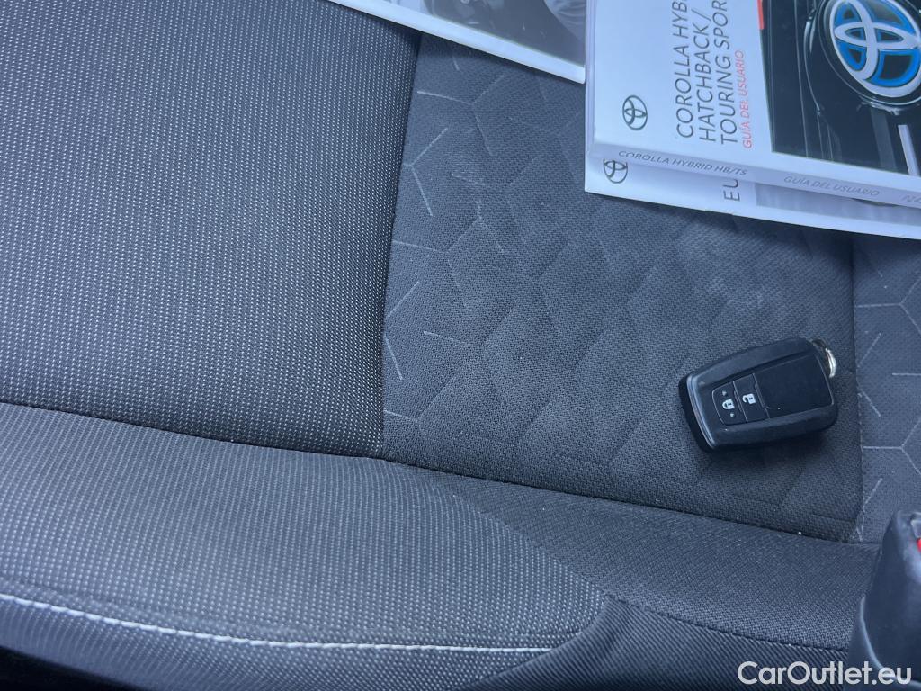  Toyota  Corolla TOYOTA  / 2019 / 5P / familiar 1.8 125H ACTIVE TECH E-CVT TOU SPORT #4
