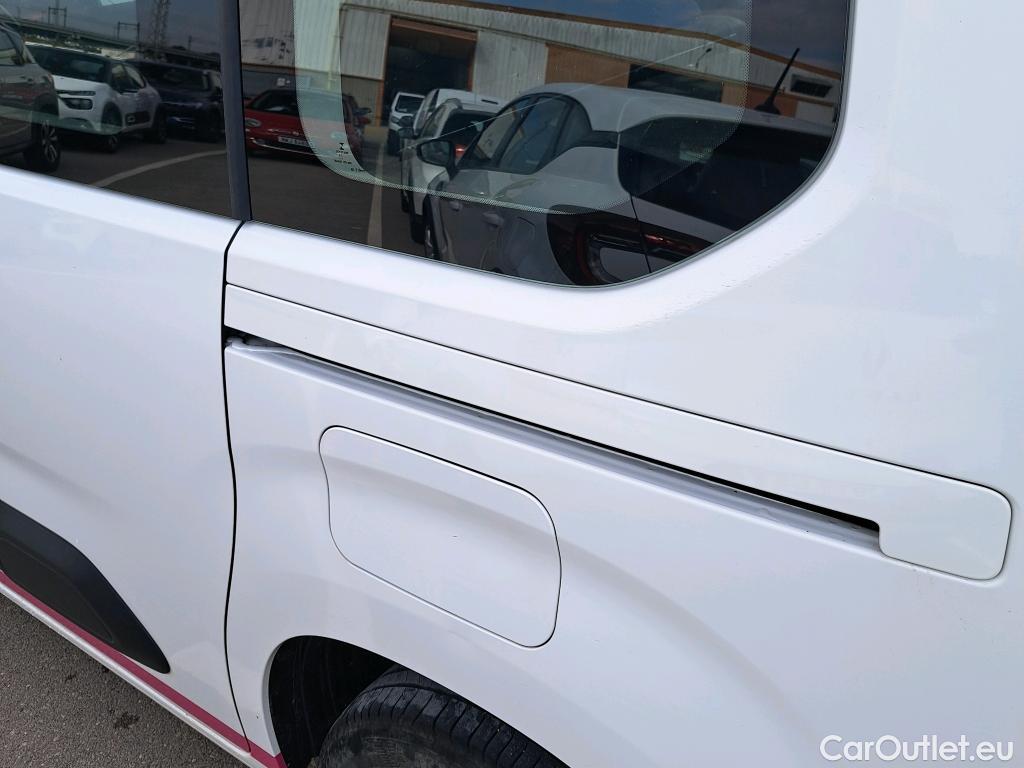  Citroen  Berlingo CITROEN  / 2018 / 5P / monovolumen compacto Talla M PureTech 110 S&S FEEL #43