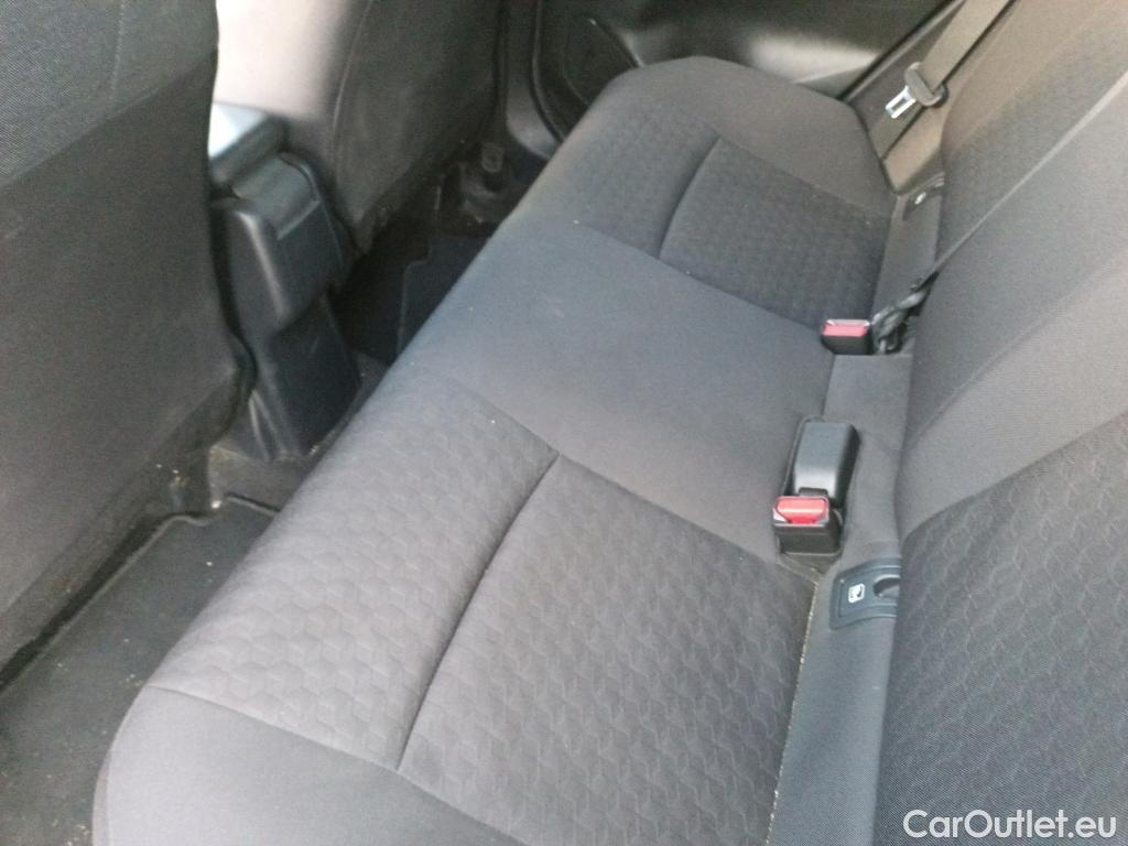  Toyota  Yaris TOYOTA  / 2020 / 5P / berlina con portón 1.5 120H Business Plus #6