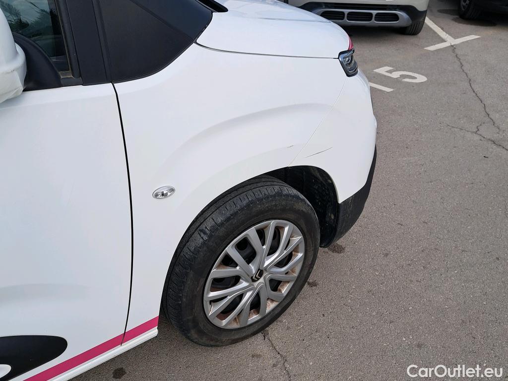  Citroen  Berlingo CITROEN  / 2018 / 5P / monovolumen compacto Talla M PureTech 110 S&S FEEL #39