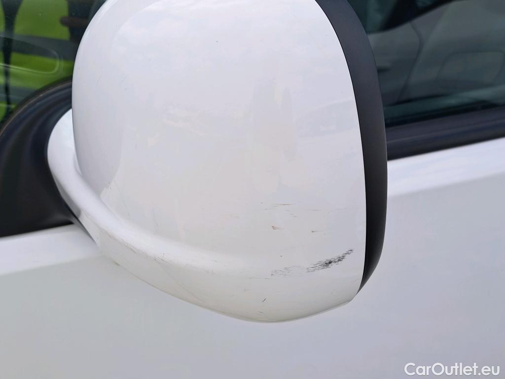  Citroen  Berlingo CITROEN  / 2018 / 5P / monovolumen compacto Talla M PureTech 110 S&S FEEL #36