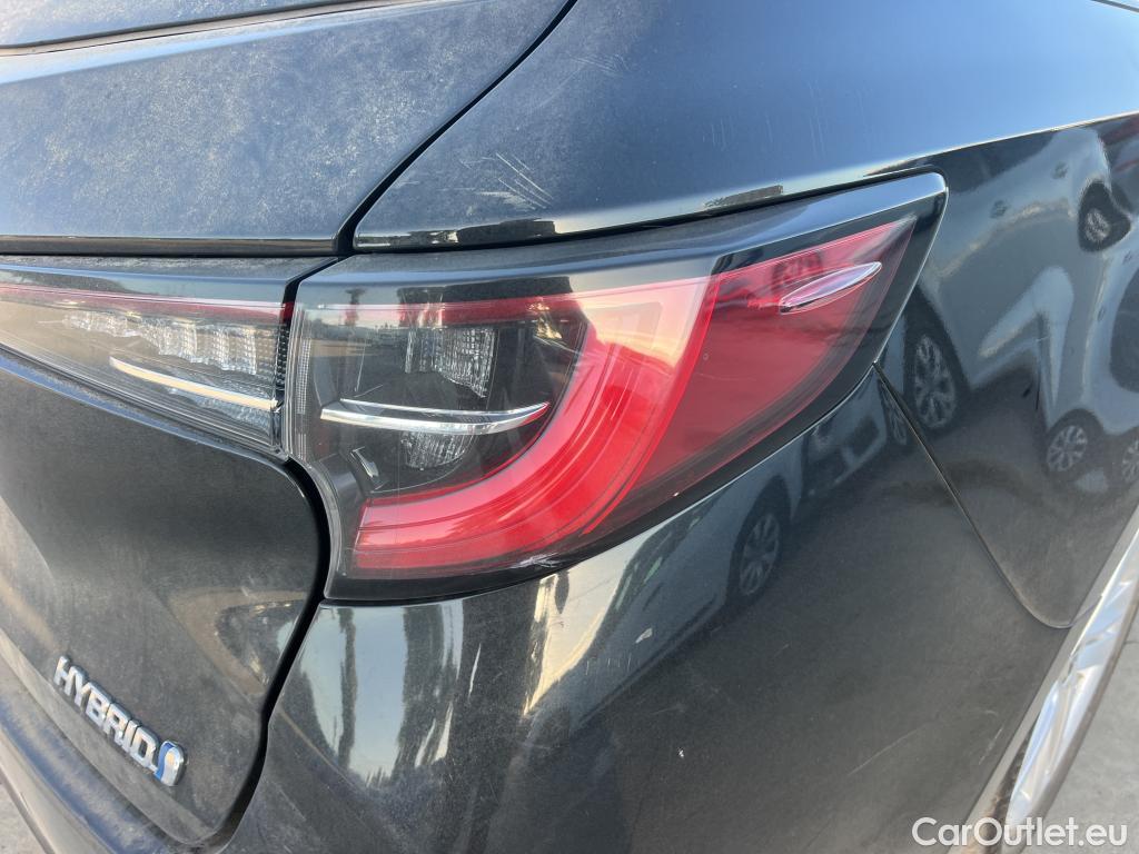  Toyota  Corolla TOYOTA  / 2019 / 5P / familiar 1.8 125H ACTIVE TECH E-CVT TOU SPORT #1