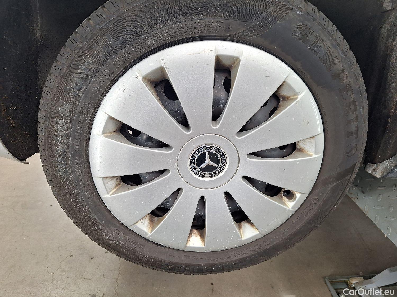 Mercedes  A-Klasse Mercedes, A-Class Berline '18, Mercedes-Benz  Limousine A 180 d DCT 4d #9