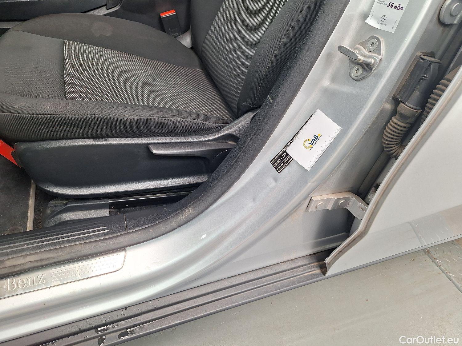  Mercedes  A-Klasse Mercedes, A-Class Berline '18, Mercedes-Benz  Limousine A 180 d DCT 4d #42