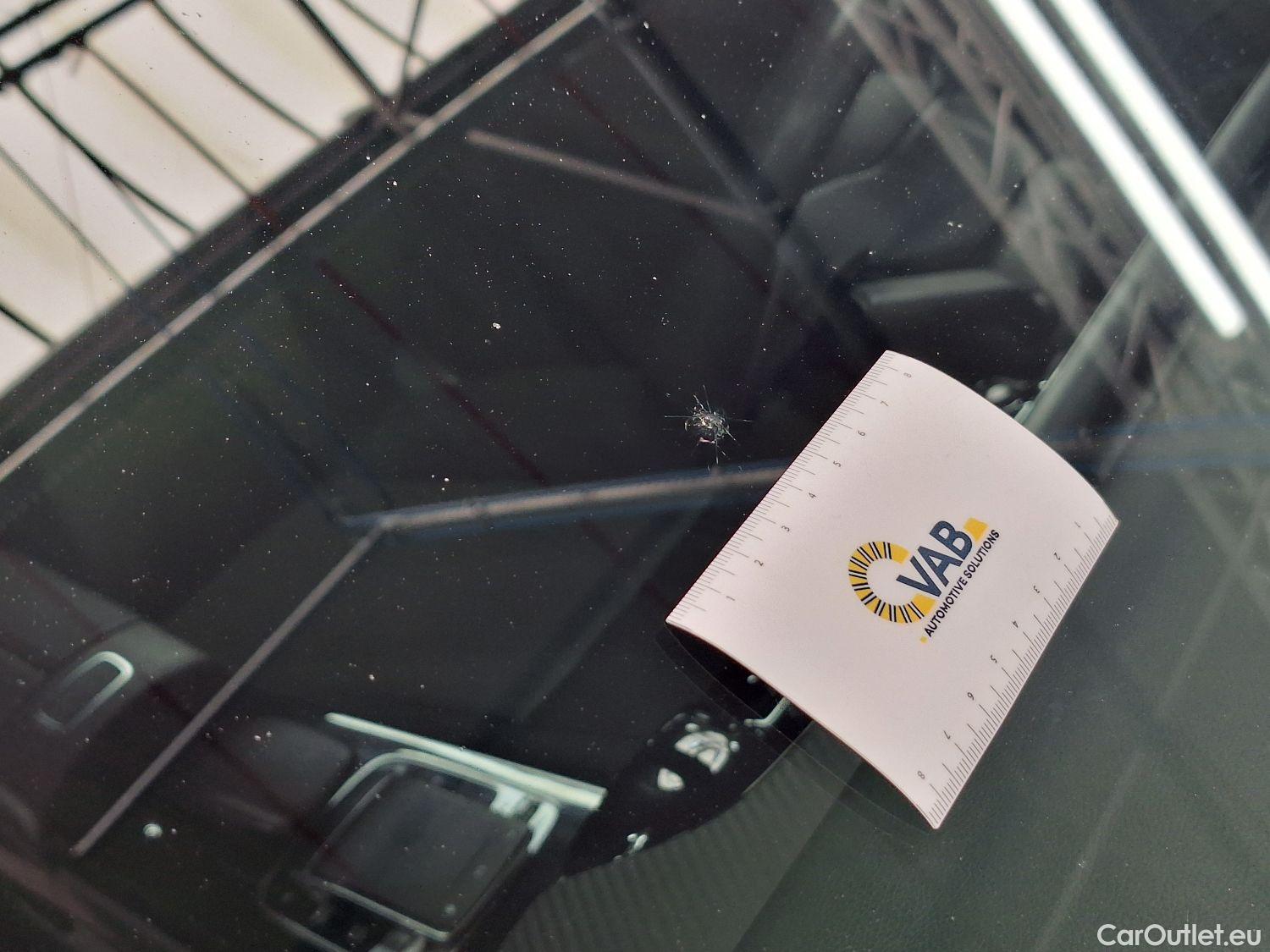  Mercedes  A-Klasse Mercedes, A-Class Berline '18, Mercedes-Benz  Limousine A 180 d DCT 4d #48