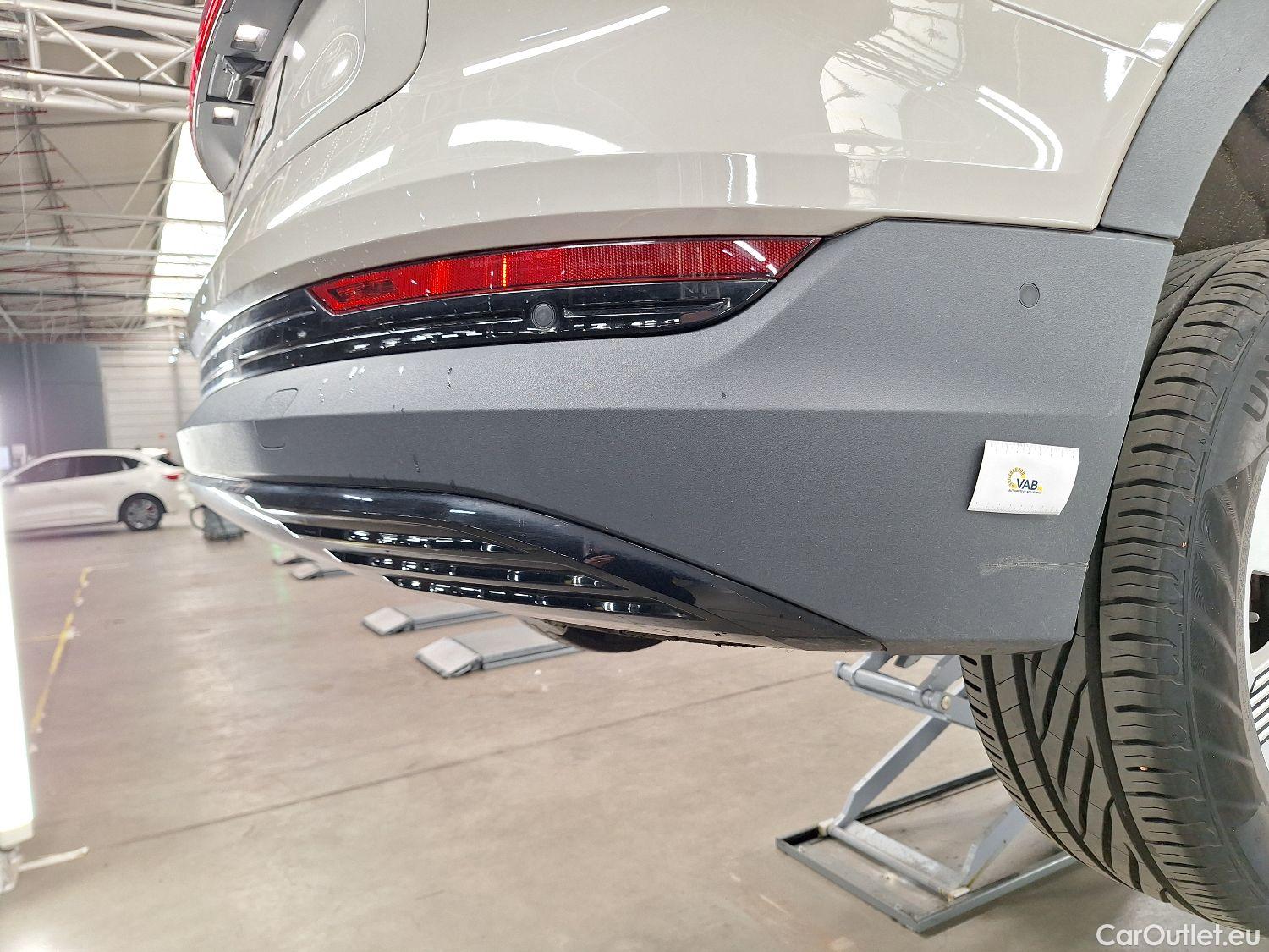  Audi  E-TRON Audi,  '19 BEV, Audi  55 Quattro 5d #9