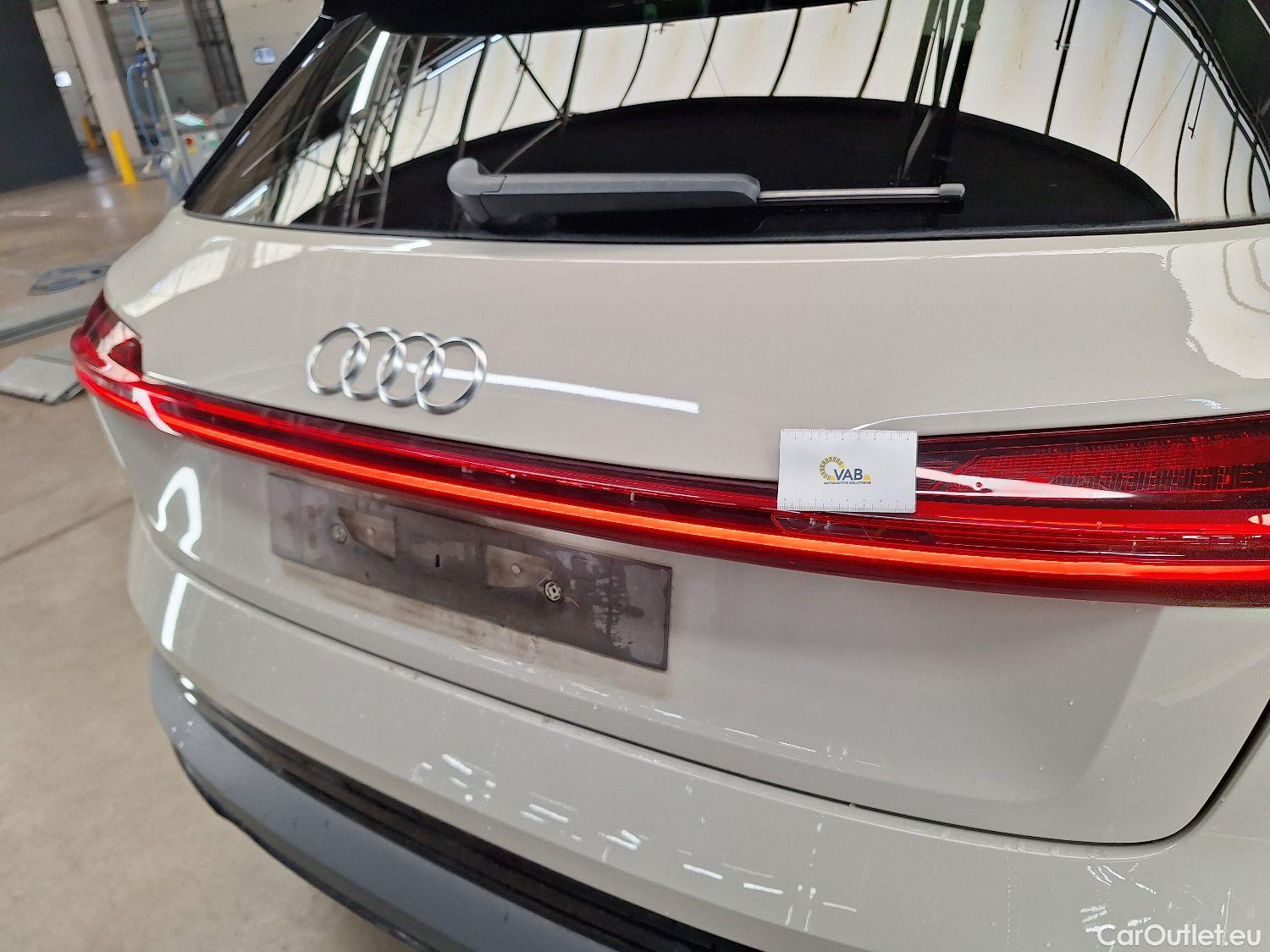  Audi  E-TRON Audi,  '19 BEV, Audi  55 Quattro 5d #31