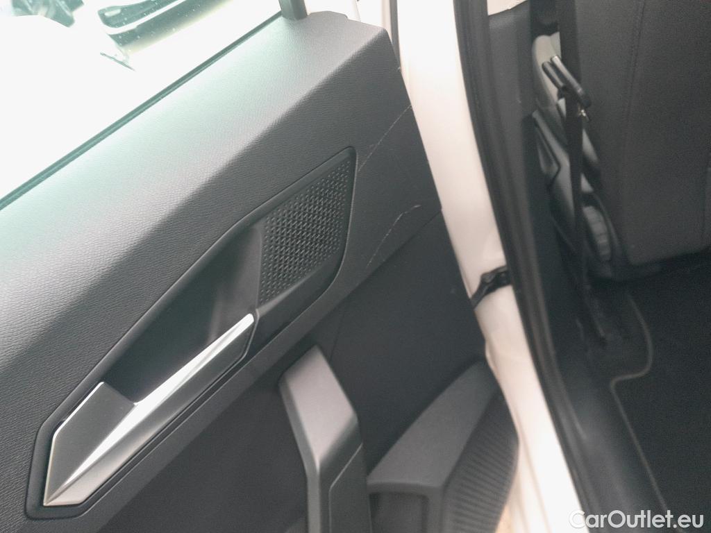  Land Rover  Discovery SEAT Nuevo León / 2020 / 5P / berlina con portón 2.0 TDI 85kW S&S Style Go(SP) #23