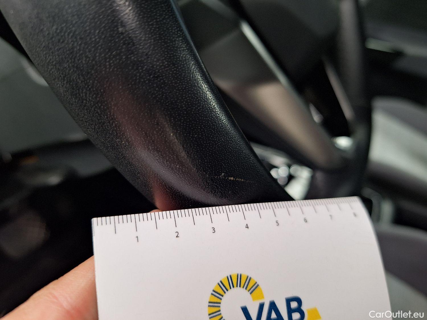 Volkswagen  ID.3 VW,  '20 BEV, Volkswagen  58 kWh Pro Life 5d #17