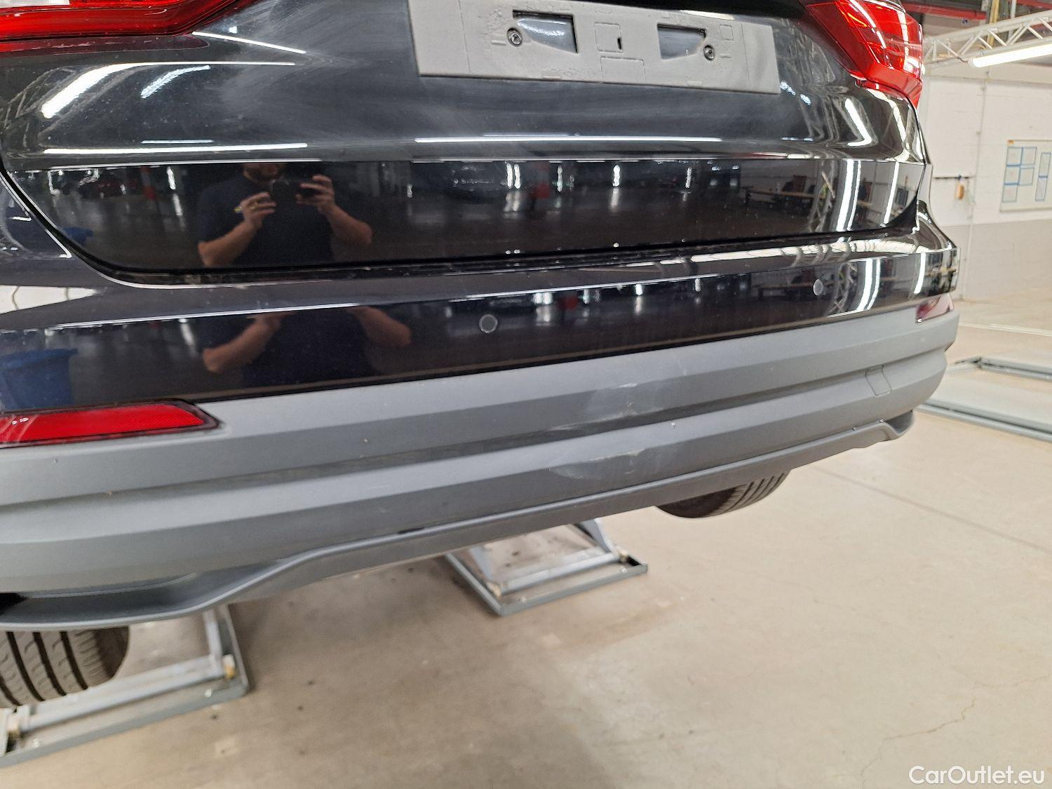  Audi  Q3 Audi,  '18, Audi  35 TDI S Tronic Business Edition 5d #15