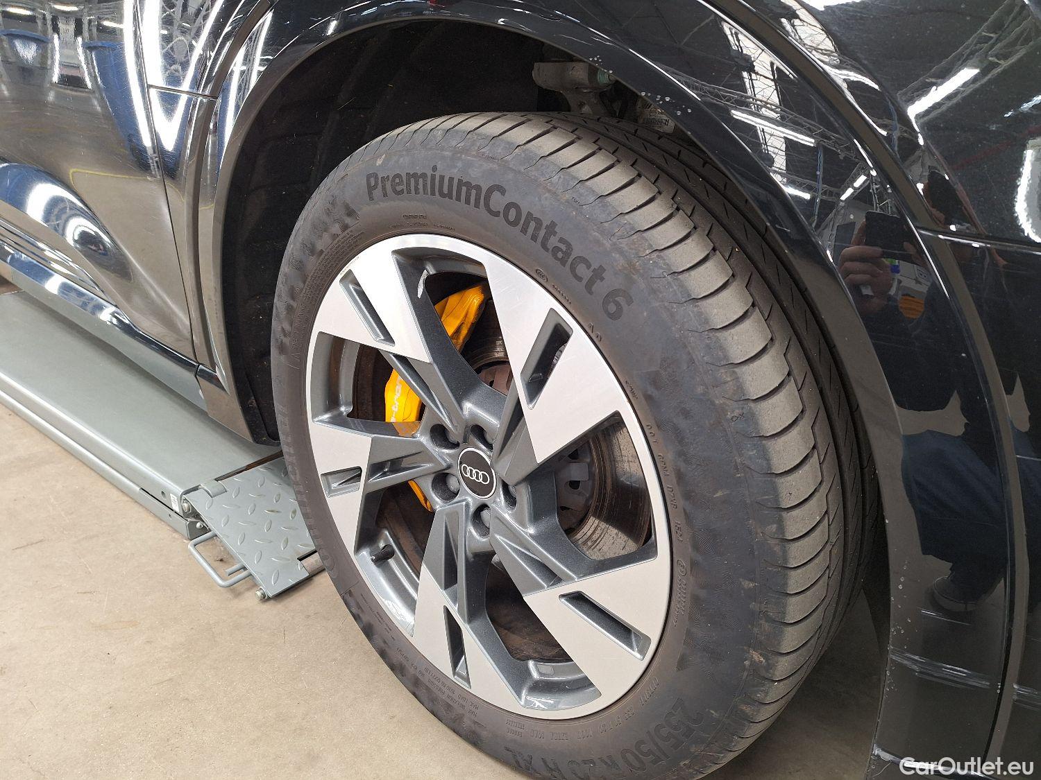  Audi  E-TRON Audi,  SB '19 BEV, Audi  Sportback 50 Quattro S-Line 5d #3