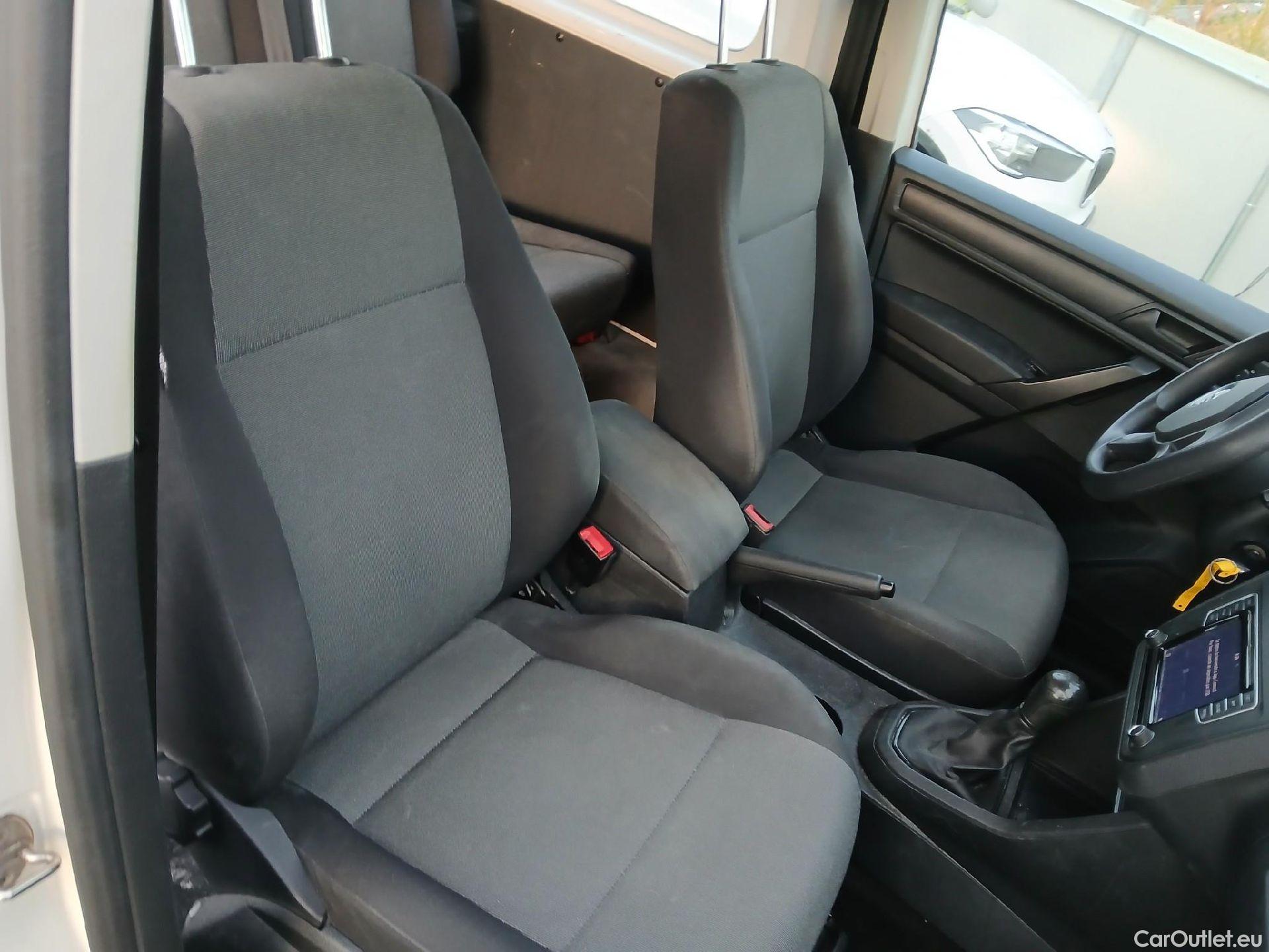  Volkswagen  Caddy VOLKSWAGEN  / 2015 / 4P / combi Profesional Kombi 2.0 TDI 75kW BMT #5