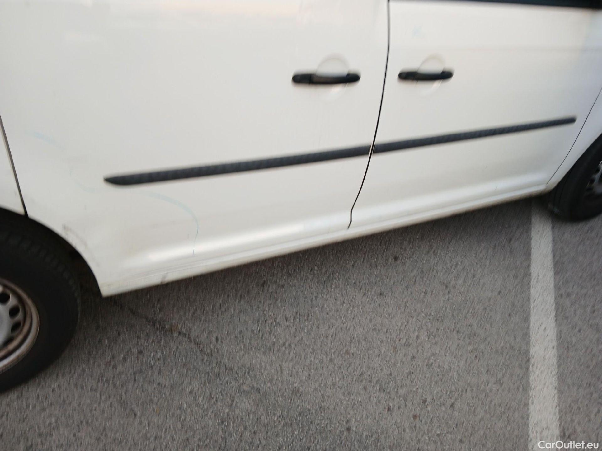  Volkswagen  Caddy VOLKSWAGEN  / 2015 / 4P / combi Profesional Kombi 2.0 TDI 75kW BMT #32