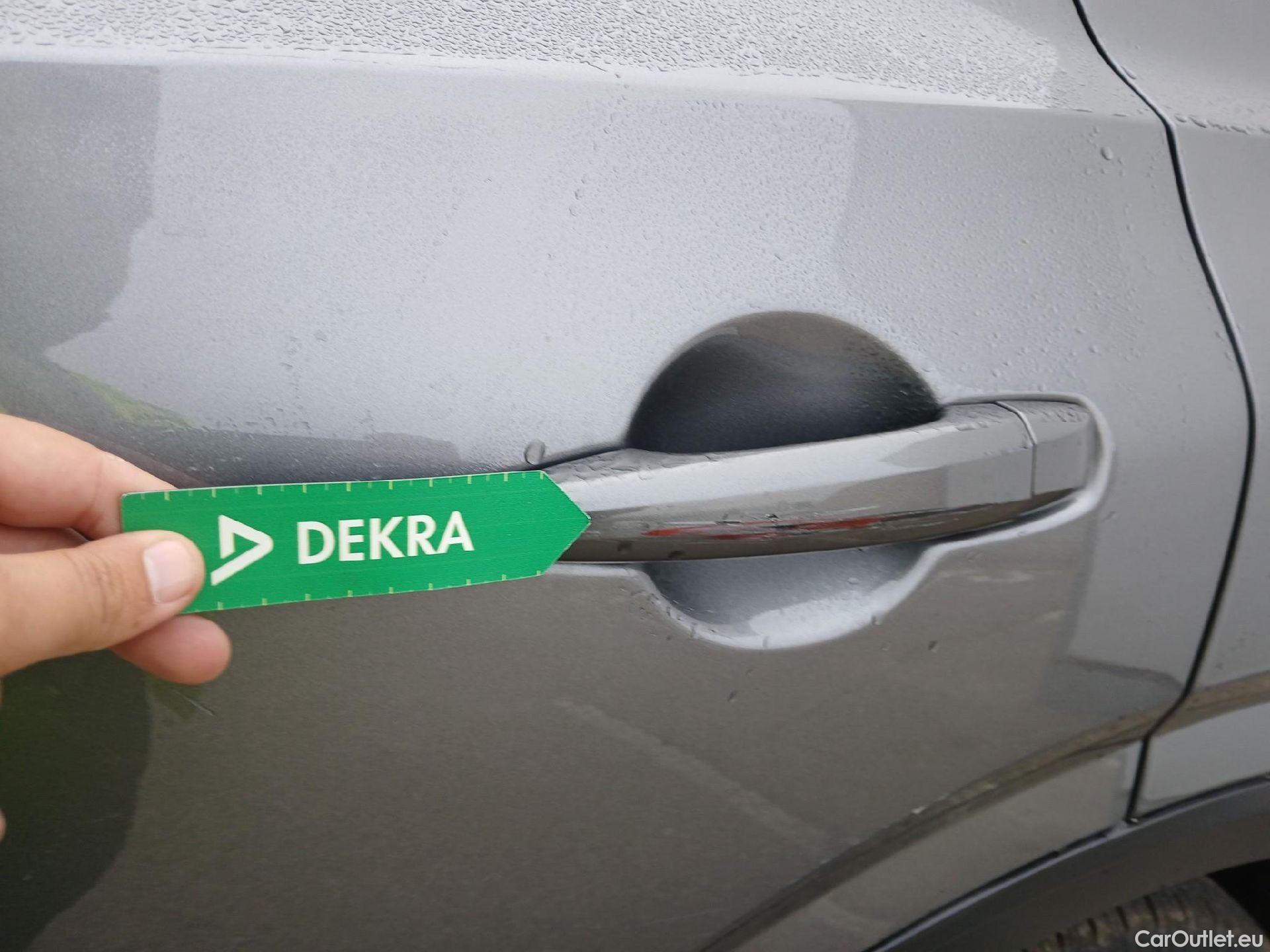  Land Rover  Discovery NISSAN QASHQAI / 2021 / 5P / todoterreno DIG-T 116kW (158CV) mHEV Xtronic Acenta (AC) #16