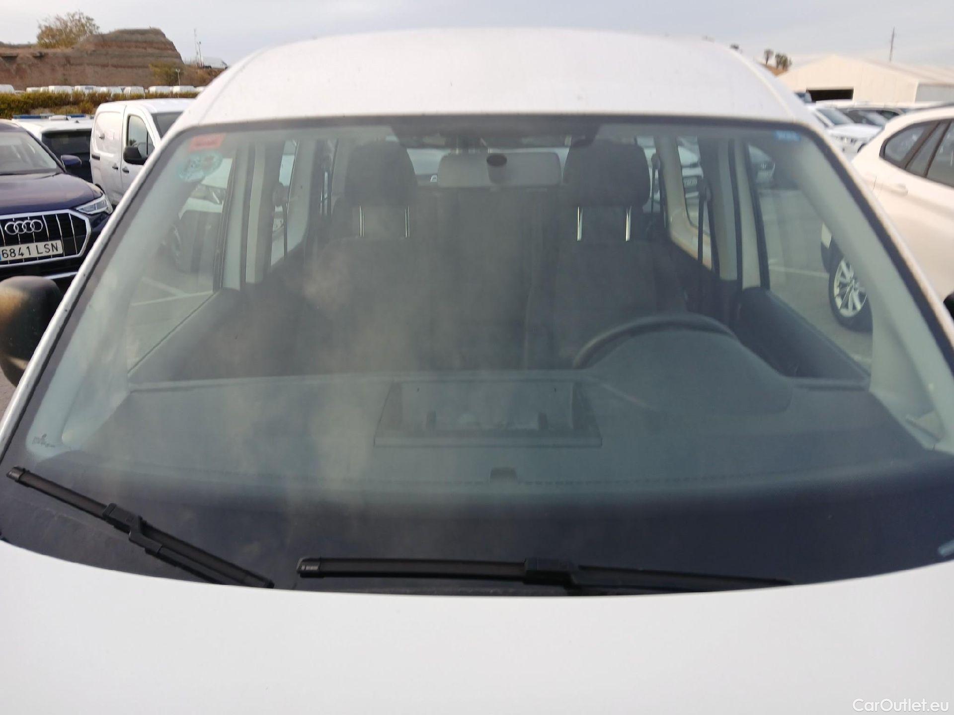  Volkswagen  Caddy VOLKSWAGEN  / 2015 / 4P / combi Profesional Kombi 2.0 TDI 75kW BMT #16